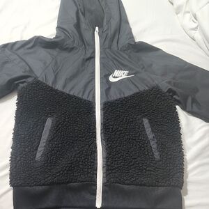 Nike Kids Black Jacket, Small, EUC🎉
